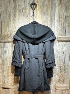 Preloved Icon Black Coat