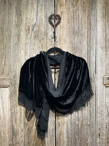 Preloved NO LABEL Luxurious Black Velvet & Crochet Shawl