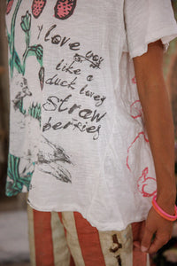 Magnolia Pearl Ducks Love Strawberries Tee 2756