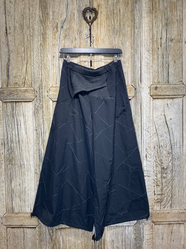 LUUKAA Black Wide Leg Trousers 23K207