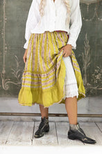 Magnolia Pearl Preloved Yellow Plum Rose Ribbon Vara Skirt 131