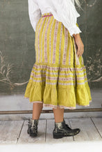 Magnolia Pearl Preloved Yellow Plum Rose Ribbon Vara Skirt 131